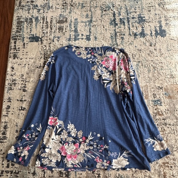 Chicos Floral Blue Long Sleeve Top size 1 large - Picture 4 of 5